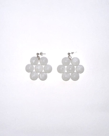 pendientes flores cuentas grandes blanco